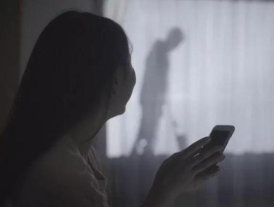 聽到門外有鑰匙反復開門的聲音怎么辦?半夜有陌生人在門外轉門把手怎么辦