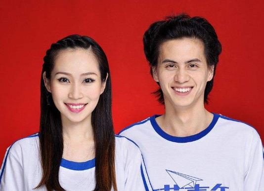 天真藍(lán)里面的衣服采購的是哪家的?天真藍(lán)拍照給底片嗎