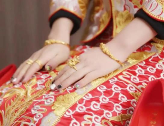 三金在實體店買好還是網購好?結婚三金多重合適