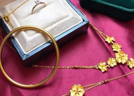 結婚三金可以去珠寶批發市場買嗎?三金上午買好還是下午買好