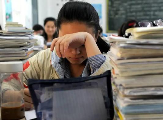 2022高三單招分數線一般是多少?2022高三考單招可以不上學嗎