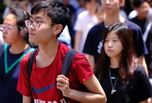 2022年職高還能考本科嗎?高考社會考生跟普通高考生有何區(qū)別