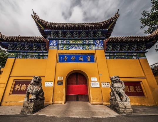 寺廟拜佛可以化解倒霉并且轉(zhuǎn)運(yùn)嗎?到寺廟燒香拜佛有些什么忌諱