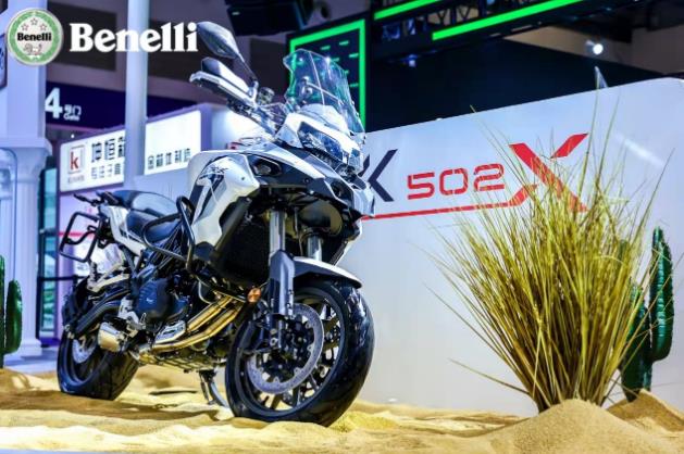 一個世界一個Benelli,經典三缸信仰燃爆重慶摩展