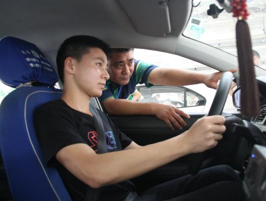 學(xué)車學(xué)時上傳需要多久?學(xué)車刷學(xué)時和不刷學(xué)時的區(qū)別