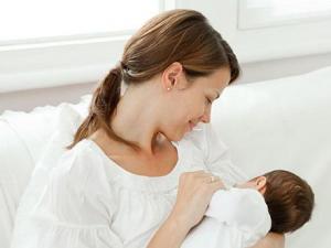 寶寶喂養誤區：母乳不如奶粉有營養
