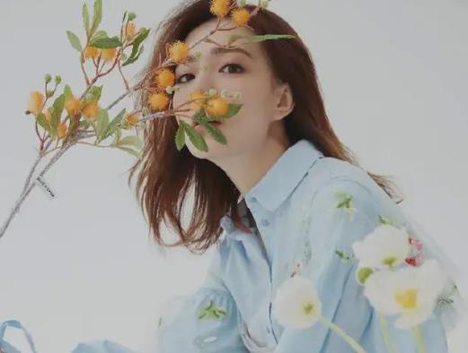 脖子短的人適合穿泡泡袖嗎?泡泡袖v領顯肩寬嗎?