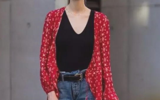 皮膚偏黑的小仙女怎么搭配好看?學(xué)會色彩搭配張揚(yáng)自我