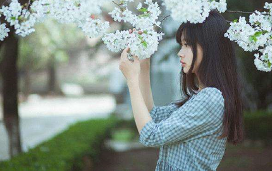 怎么做個(gè)甜甜森系女孩?學(xué)會(huì)森系穿搭變甜甜森系女孩