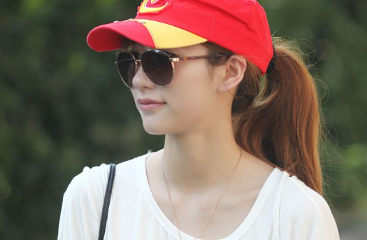 夏季帽子怎么帶?選對帽子美美遮陽