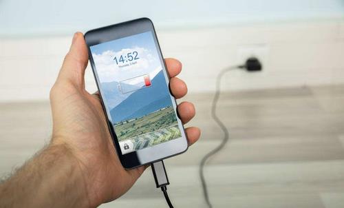 這七種錯誤充電習慣 會折損你的手機電池