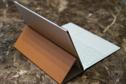 華為matebook耳機孔用不了怎么辦?matebook16充電器可以充手機嗎?