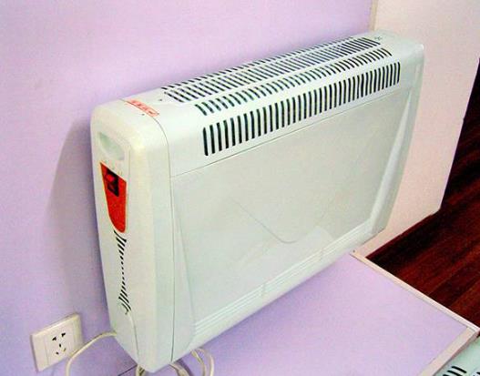 電暖器不熱放一天會好嗎?為啥打開電暖氣卻一直響?