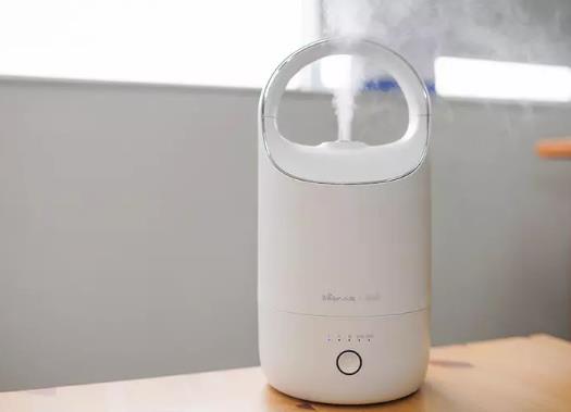 加濕器里面的水沒(méi)有用完需要倒出來(lái)嗎?加濕器是冬天用還是夏天用