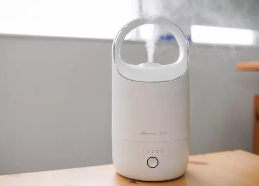 加濕器一直對著人吹會怎樣?加濕器里可以滴幾滴酒精?