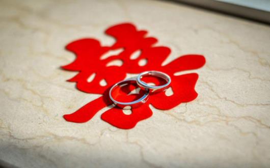 裸婚是什么意思?80后新潮結(jié)婚方式 男女對裸婚的態(tài)度及看法