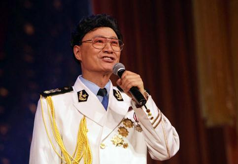胡寶善個(gè)人資料簡(jiǎn)歷,著名影視明星胡軍之父,愛好打羽毛球
