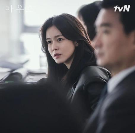 韓劇窺探里的醫生死了嗎?韓劇窺探里的兇手是議員的兒子嗎