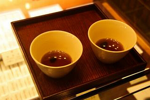 女人喝什么茶養(yǎng)生？黑豆茶是首選