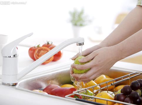 怎么洗水果才干凈？如何清洗干凈葡萄、蘋果、楊梅、桃子