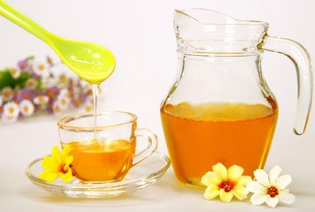 喝蜂蜜水有什么好處和壞處？食用蜂蜜有哪些禁忌