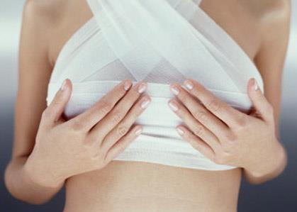 乳房保健：辦公室七種不良坐姿影響胸部健康