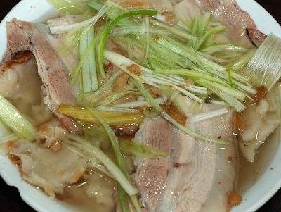 白肉罩火燒是哪兒的小吃？河北保定白肉罩火燒的吃法