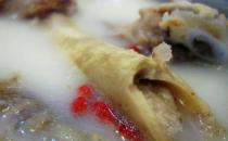 骨頭湯怎么熬更有營養？骨頭湯的食用禁忌