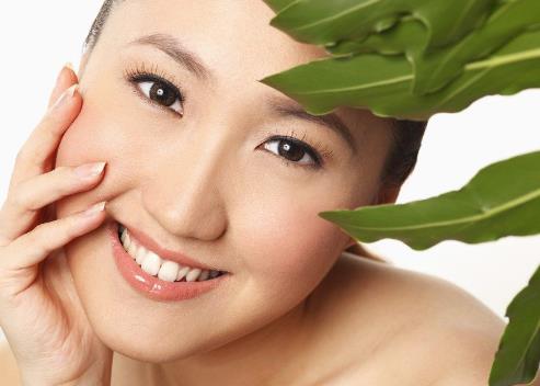 汗斑的癥狀有哪些？治療汗斑的最佳方法