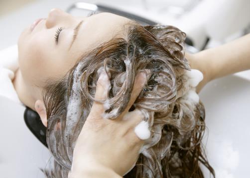如何洗頭能有效減少掉發？正確的洗頭方法防脫發