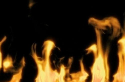 油鍋、電器起火，千萬(wàn)別用水滅