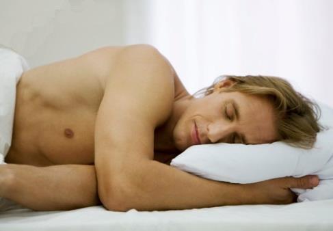 男人裸睡對身體好嗎？男人睡眠不好怎么辦