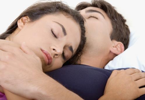 什么樣的睡姿最正確？推薦男女的最佳睡姿
