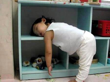 仰臥俯臥左右側臥什么姿勢睡覺？最佳睡眠姿勢