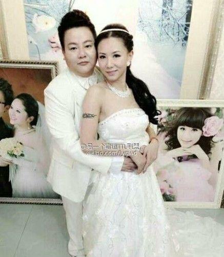 深圳首對女同性戀結婚公開擺婚宴，甜蜜生活照曝光，家長稱多個女兒是幸福