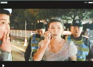 深圳寶馬女車主酒駕，拒絕檢查狠踢交警下體命根子