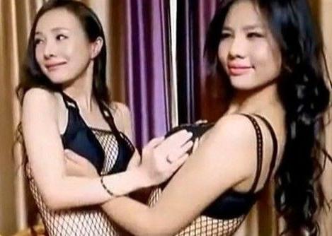 奇葩家庭：干露露拖妹妹干毛毛下水，干毛毛在干露露《愛你》MV中出道