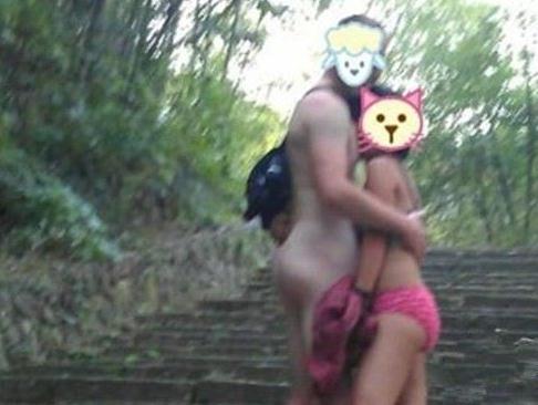 裸體登山：外籍男子和中國女子杭州裸體相擁驚現小和山，有圖有真相，奇葩天天有