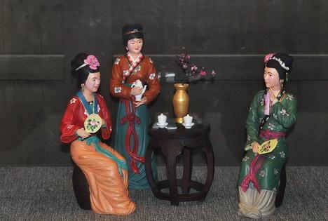 金瓶梅品茗閑話，臺(tái)兒莊古城景區(qū)建武松殺嫂祭兄雕塑，潘金蓮胸部竟全裸惹爭議