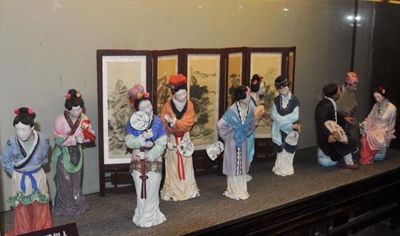 吳神仙貴賤相人，臺(tái)兒莊古城景區(qū)建武松殺嫂祭兄雕塑，潘金蓮胸部竟全裸惹爭議