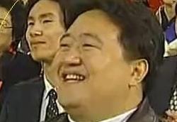 春晚笑臉哥是誰？央視春晚最牛釘子戶觀眾“笑臉哥”冉少平個人資料