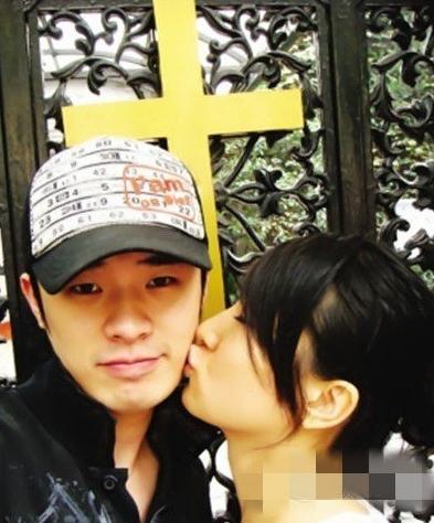 曾小賢陳赫26歲女友許婧美艷私房照曝光，初中相戀至今已十年
