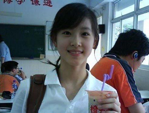奶茶mm章澤天個人資料圖片，為什么叫奶茶妹妹，清華大學(xué)奶茶妹妹章澤天