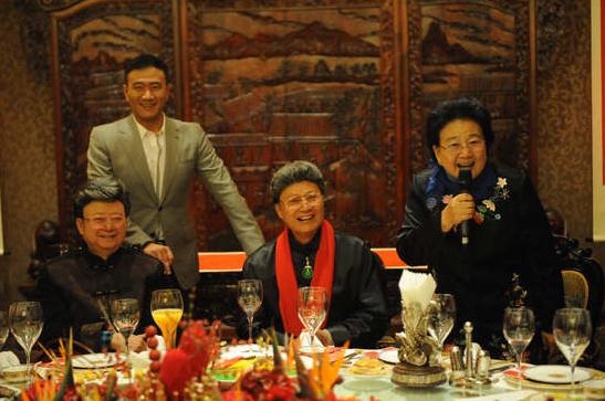 胡軍為父母籌辦金婚晚宴，分享經營婚姻要訣：信任、尊重、欣賞