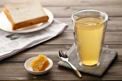 什么時間喝蜂蜜水最好？蜂蜜水早上喝還是晚上喝