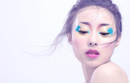 想要親密？畫出質感妝容！
