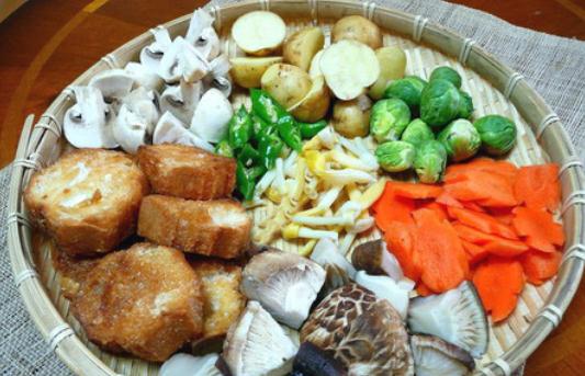 產(chǎn)后奶水少怎么辦？多食金針菜