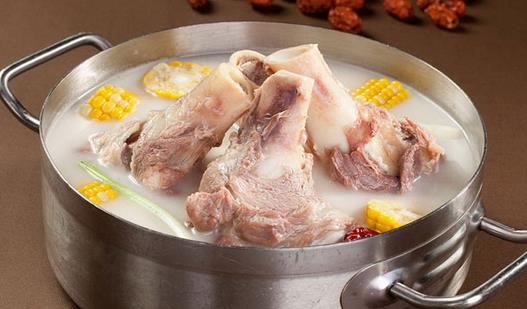 喝骨頭湯能否促進(jìn)骨折愈合？骨折吃什么好？