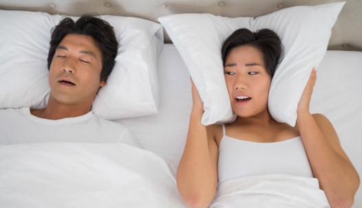 打呼嚕怎么辦？治療打呼嚕的小偏方