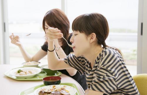 白領(lǐng)晚餐不宜吃紅薯 養(yǎng)生保健一日三餐怎么吃？